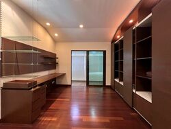 Sennett Avenue (D16), Semi-Detached #437538061